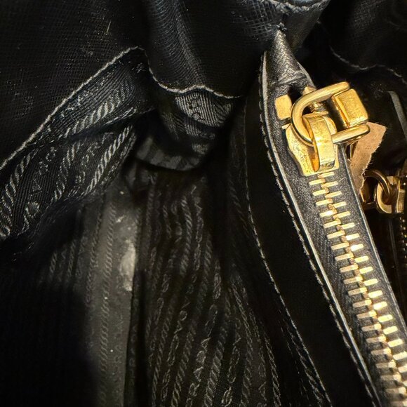 Authentic PRADA “Galleria” (Black) Medium Leather Bag Purse Handbag (GORGEOUS!) - Picture 6 of 16